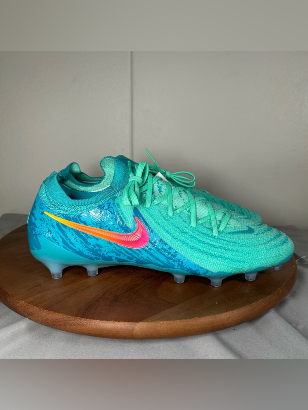 Nike Phantom GX II Elite AG-Pro Soccer Cleats FZ4913-300 Men’s 8/Women’s 9.5